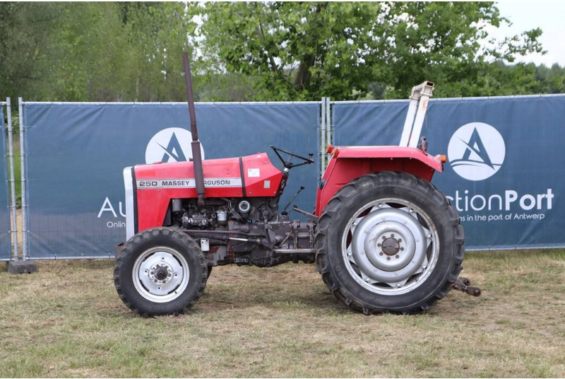Massey Ferguson 255 - Farm tractor: picture 2 Massey Ferguson 255 - Farm tractor: picture 2