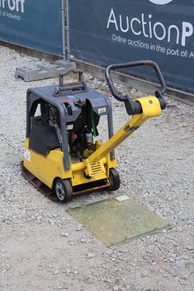 Neuson DPU3050 - Vibratory plate: picture 4 Neuson DPU3050 - Vibratory plate: picture 4