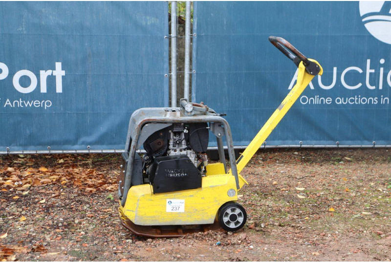 Neuson DPU3050 - Vibratory plate: picture 1 Neuson DPU3050 - Vibratory plate: picture 1