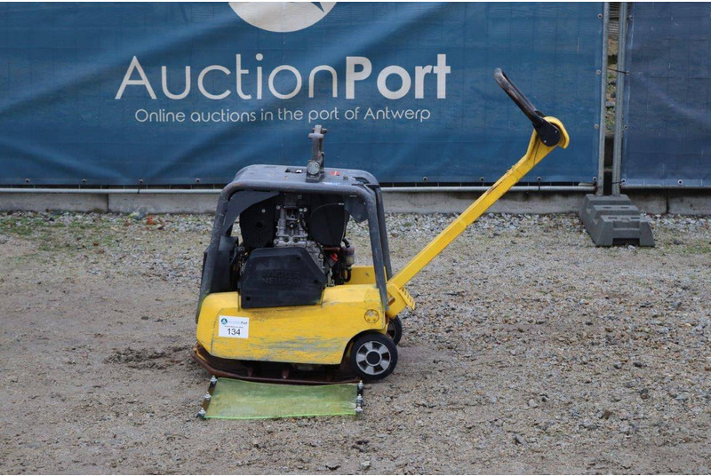 Neuson DPU3050 - Vibratory plate: picture 2 Neuson DPU3050 - Vibratory plate: picture 2