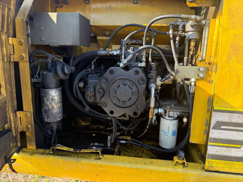 New Holland E215 - Crawler excavator: picture 4 New Holland E215 - Crawler excavator: picture 4
