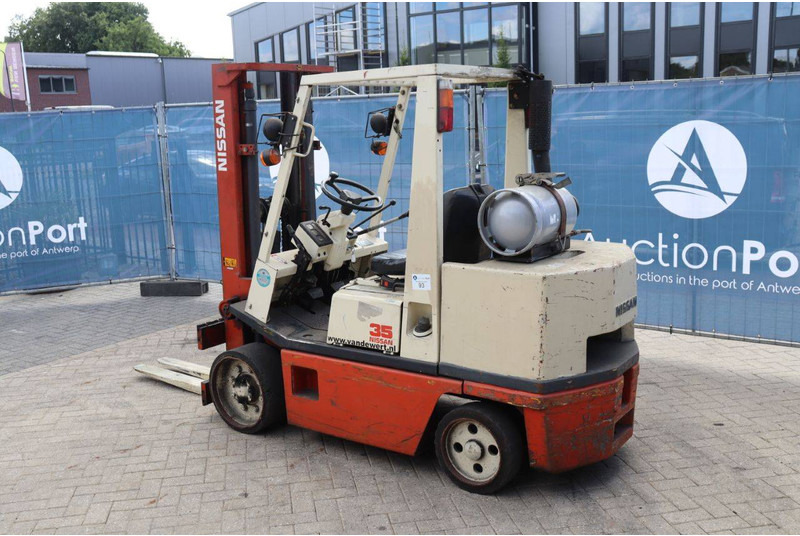 Nissan KCUGH02F350 - LPG forklift: picture 4 Nissan KCUGH02F350 - LPG forklift: picture 4