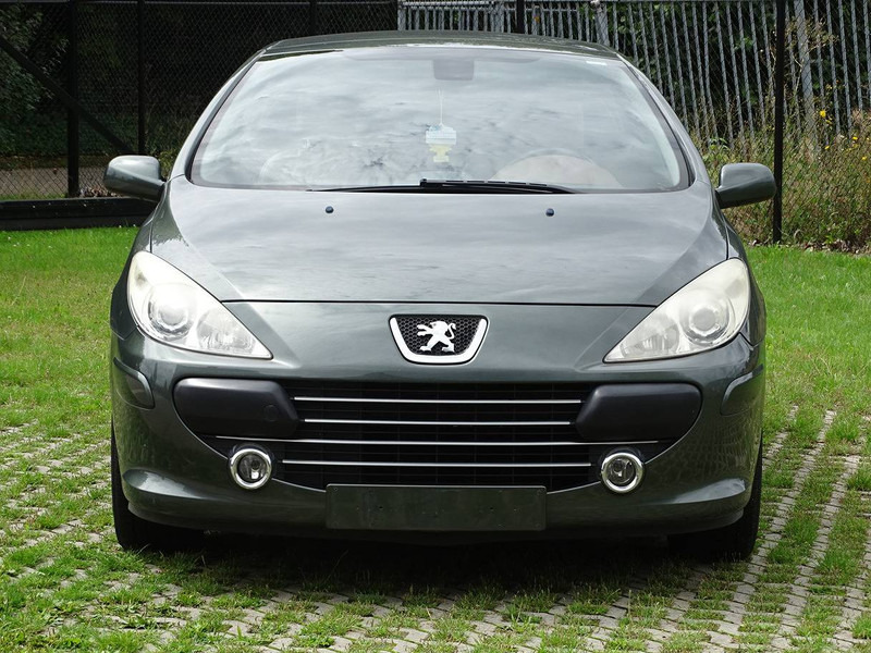 Peugeot 307 CC 1.6i - Sedan: picture 3 Peugeot 307 CC 1.6i - Sedan: picture 3
