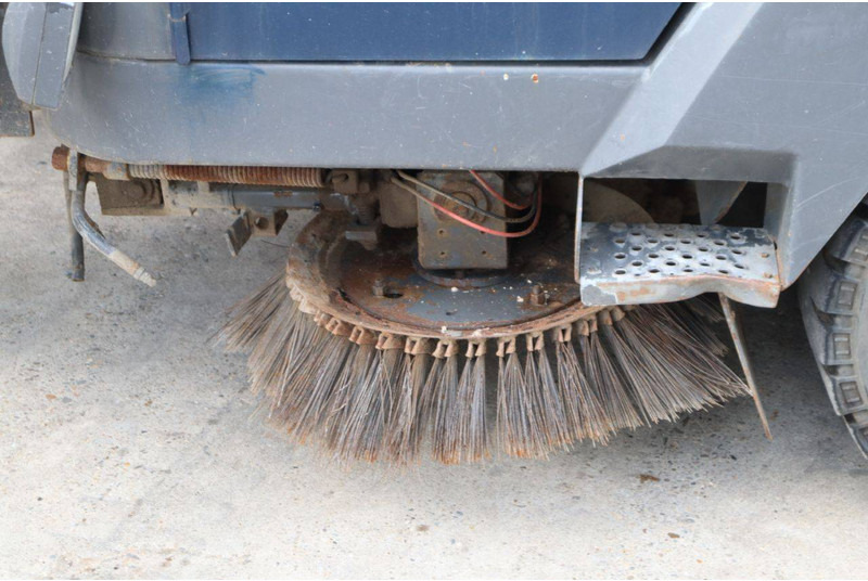 Road sweeper Ravo 5002 SI: picture 17