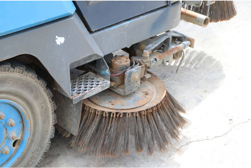 Road sweeper Ravo 5002 SI: picture 20