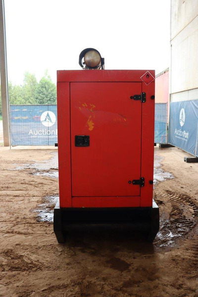 SDMO R110 - Generator set: picture 5 SDMO R110 - Generator set: picture 5