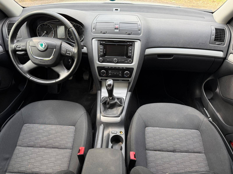 Sedan Škoda Octavia 1.6 TDI: picture 14