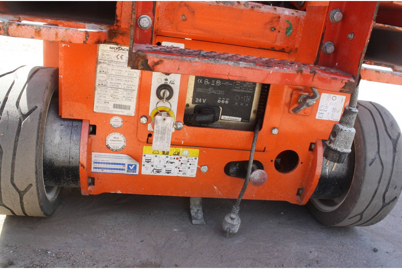 Skyjack S3219 - Scissor lift: picture 5 Skyjack S3219 - Scissor lift: picture 5