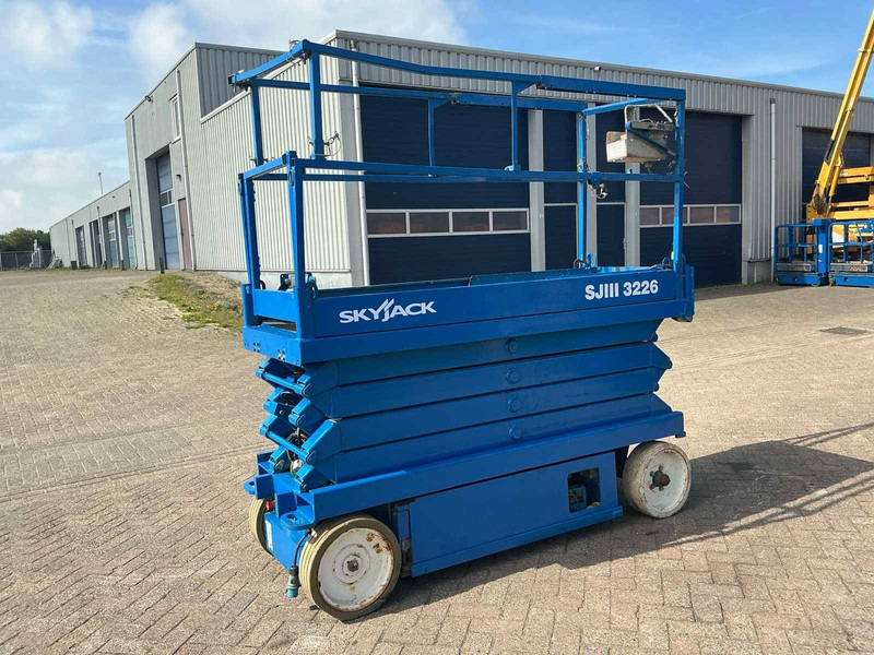 Skyjack SJ III - 3226 - Scissor lift: picture 4 Skyjack SJ III - 3226 - Scissor lift: picture 4