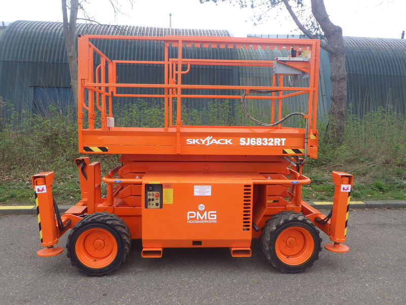 Skyjack SJ6832RT - Scissor lift: picture 1 Skyjack SJ6832RT - Scissor lift: picture 1