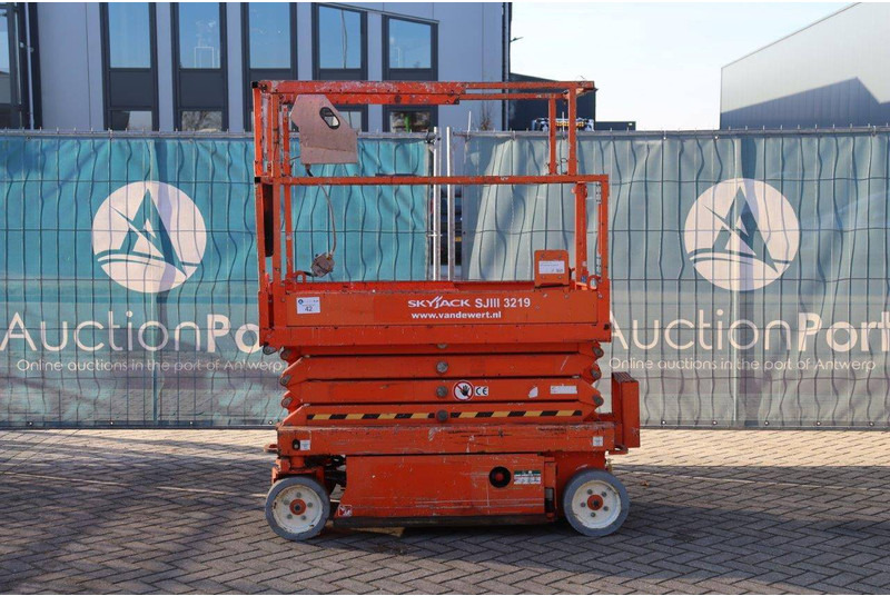 Skyjack SJIII 3219 - Scissor lift: picture 2 Skyjack SJIII 3219 - Scissor lift: picture 2