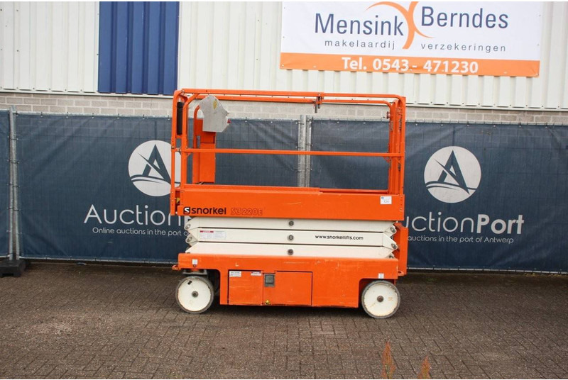 Snorkel S3220E - Scissor lift: picture 2 Snorkel S3220E - Scissor lift: picture 2
