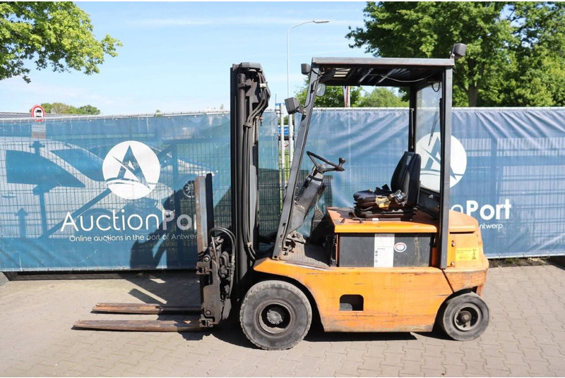 Still - Electric forklift: picture 2 Still - Electric forklift: picture 2