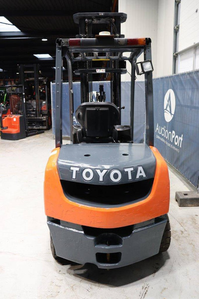 Toyota 02-8FDF30 - Diesel forklift: picture 5 Toyota 02-8FDF30 - Diesel forklift: picture 5
