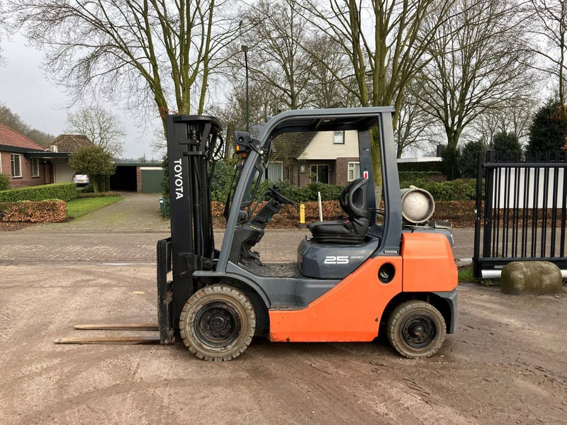 Toyota 02-8FG25 - LPG forklift: picture 4 Toyota 02-8FG25 - LPG forklift: picture 4