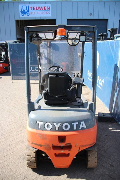 Toyota 8FBM16T - Electric forklift: picture 4 Toyota 8FBM16T - Electric forklift: picture 4