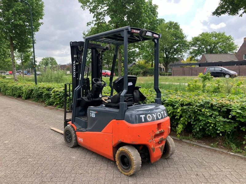Toyota 8FBM16T - Electric forklift: picture 3 Toyota 8FBM16T - Electric forklift: picture 3