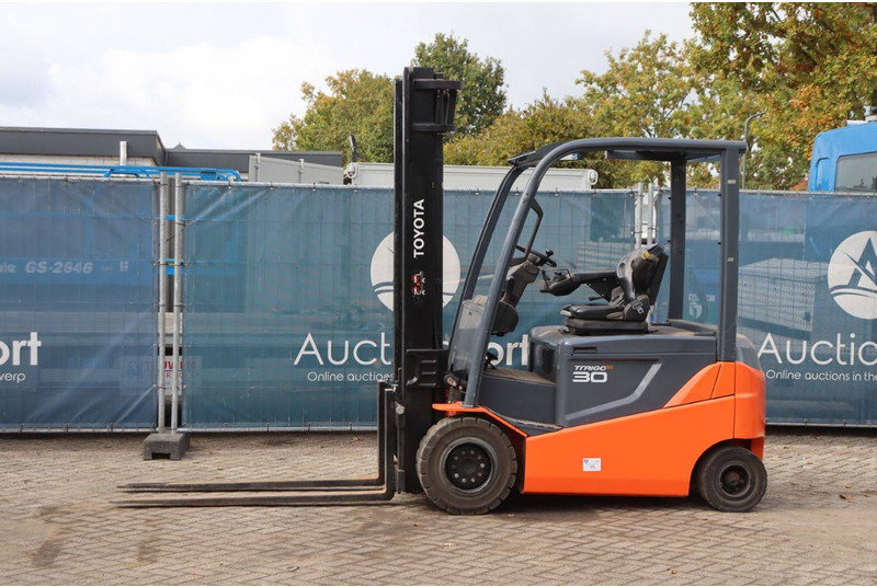 Toyota 8FBMKT30 - Electric forklift: picture 1 Toyota 8FBMKT30 - Electric forklift: picture 1