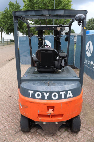 Toyota 8FBMT30 - Electric forklift: picture 5 Toyota 8FBMT30 - Electric forklift: picture 5