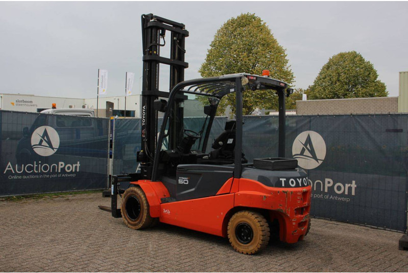 Toyota 8FBMT50 - Electric forklift: picture 3 Toyota 8FBMT50 - Electric forklift: picture 3
