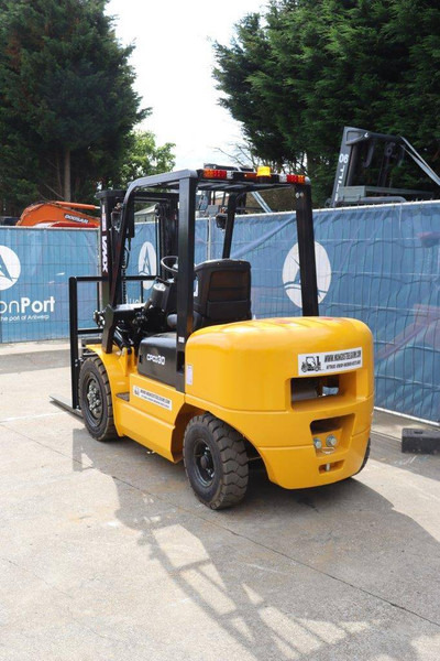 Vaax CPCD30 - Diesel forklift: picture 4 Vaax CPCD30 - Diesel forklift: picture 4