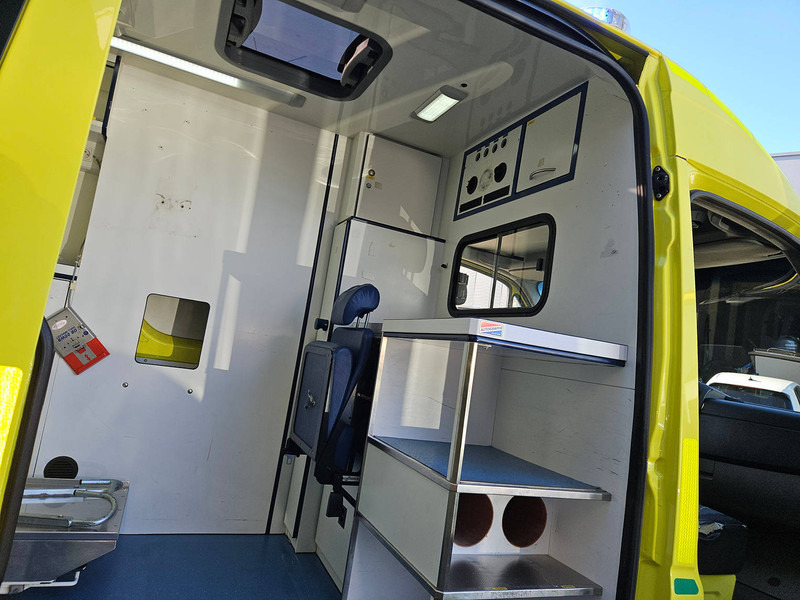 Panel van Volkswagen Crafter 2.0 TDI: picture 19