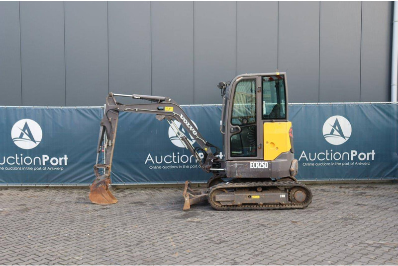 Volvo ECR25D - Mini excavator: picture 2 Volvo ECR25D - Mini excavator: picture 2