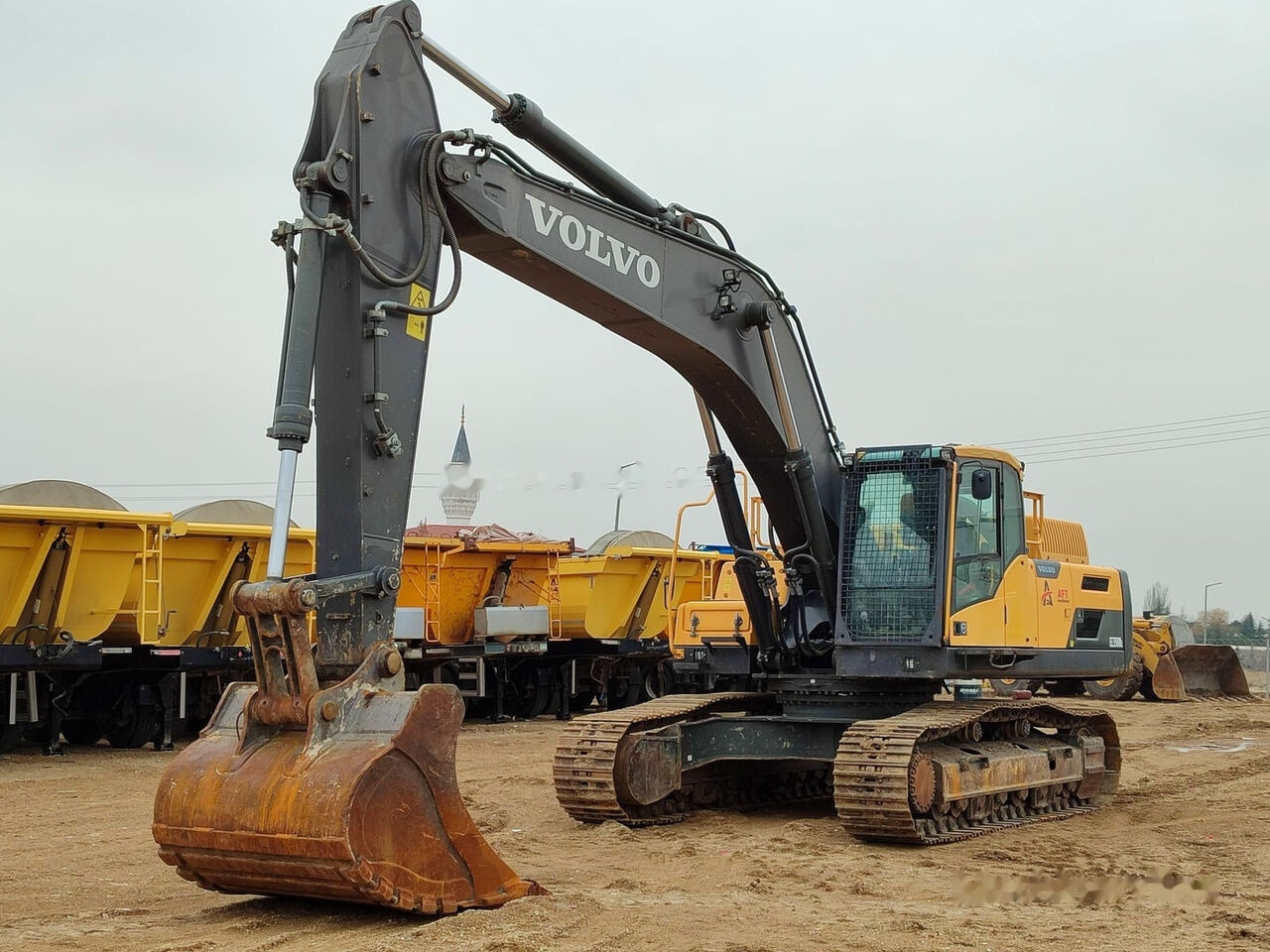 Volvo 2018 EC 350DL PALETTE EXCAVATOR - Crawler excavator: picture 1 Volvo 2018 EC 350DL PALETTE EXCAVATOR - Crawler excavator: picture 1