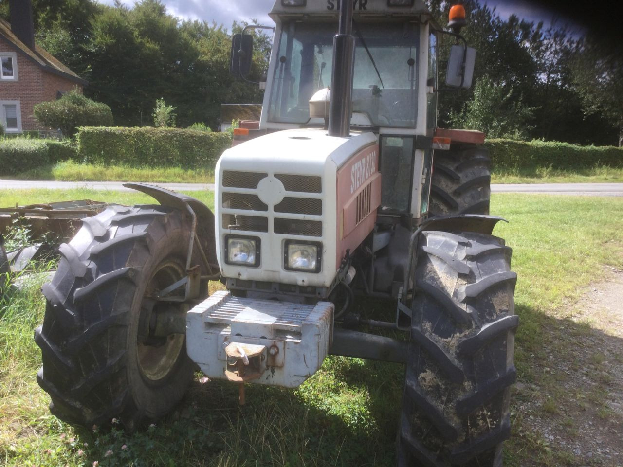 Steyr 8130 - Farm tractor: picture 2 Steyr 8130 - Farm tractor: picture 2