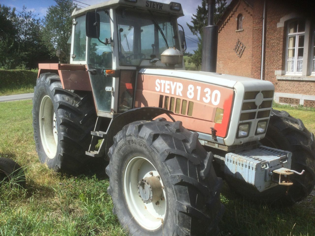 Steyr 8130 - Farm tractor: picture 1 Steyr 8130 - Farm tractor: picture 1