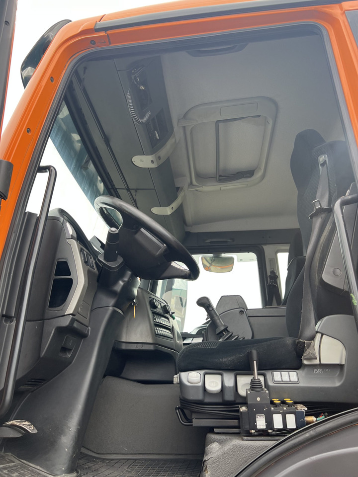 CAMIONN MULTILIF 6X4 MAN 26480 - Hook lift truck: picture 3 CAMIONN MULTILIF 6X4 MAN 26480 - Hook lift truck: picture 3