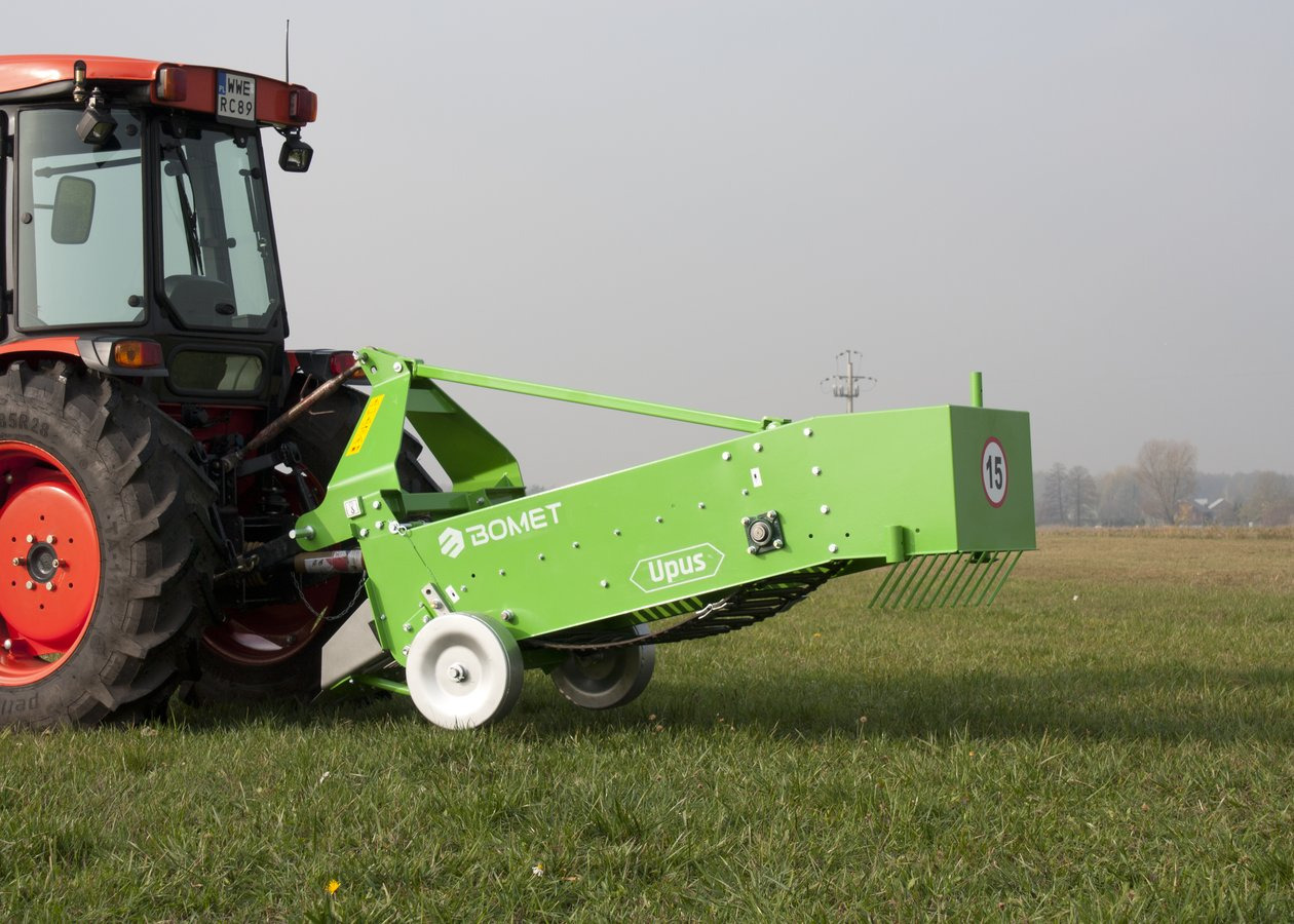 BOMET Kopaczka przenosnikowa jednorzędowa / Einreihiger Kartoffelroder /Potato digger / Однорядная картофельная копалка - Potato equipment: picture 1 BOMET Kopaczka przenosnikowa jednorzędowa / Einreihiger Kartoffelroder /Potato digger / Однорядная картофельная копалка - Potato equipment: picture 1