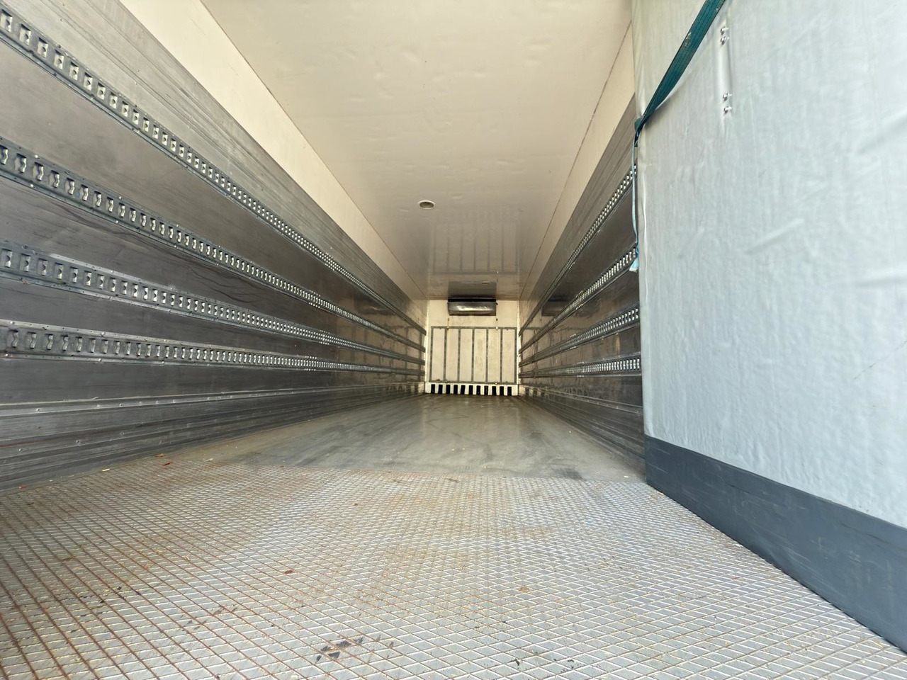 IVECO AD260S42 Stralis E6 (Refrigerator) - Refrigerator truck: picture 5 IVECO AD260S42 Stralis E6 (Refrigerator) - Refrigerator truck: picture 5