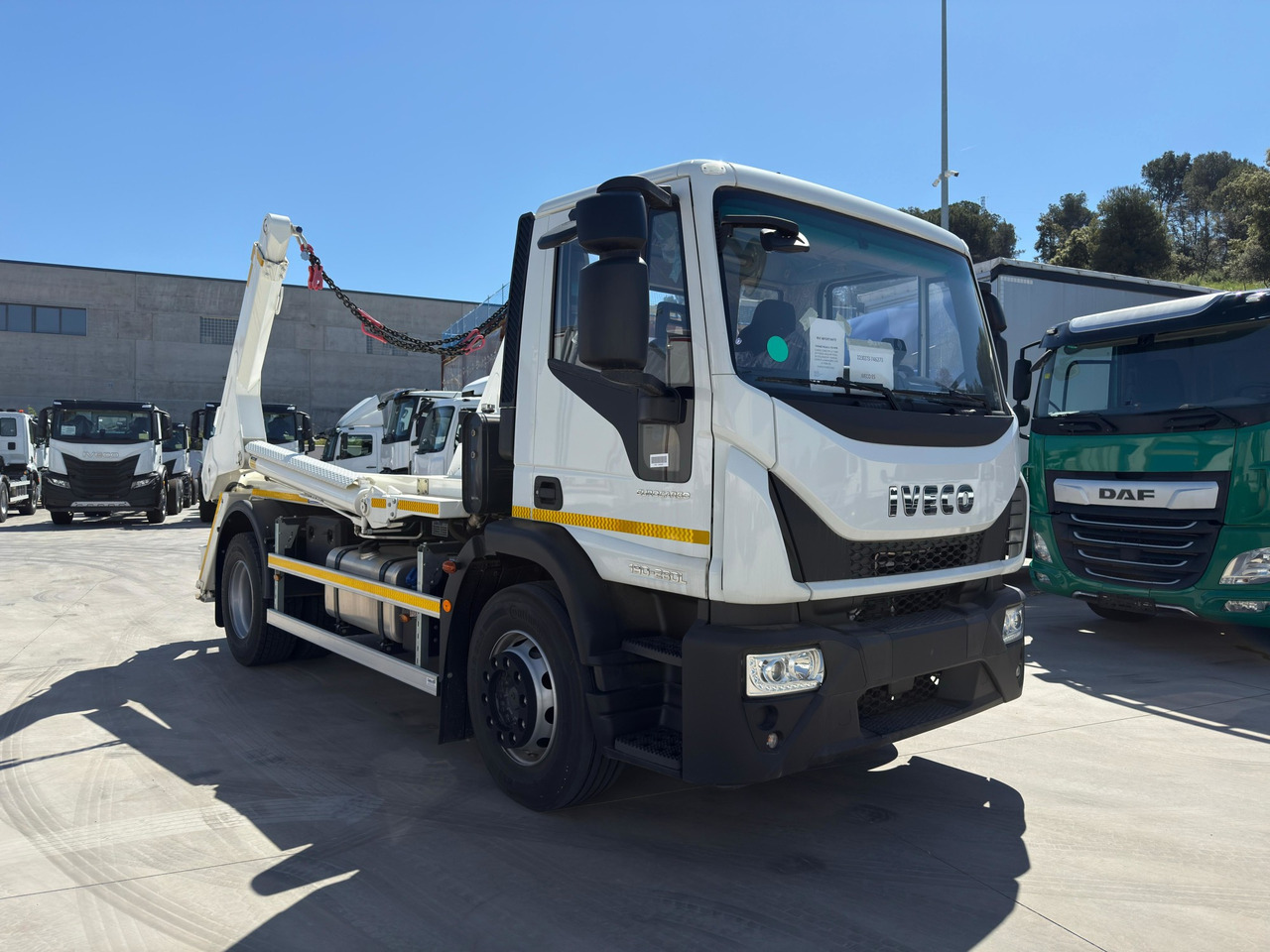 IVECO ML190E28L Eurocargo E6 (Track Equipment) - Skip loader truck: picture 2 IVECO ML190E28L Eurocargo E6 (Track Equipment) - Skip loader truck: picture 2