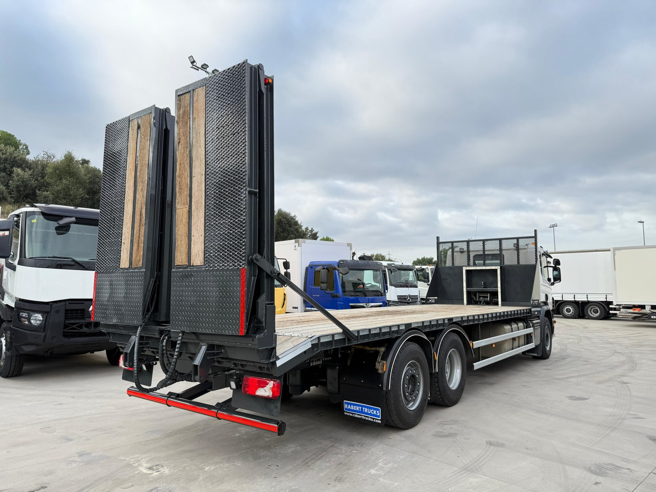 SCANIA P410 E6 (Machinery Carrier) - Autotransporter truck: picture 3 SCANIA P410 E6 (Machinery Carrier) - Autotransporter truck: picture 3