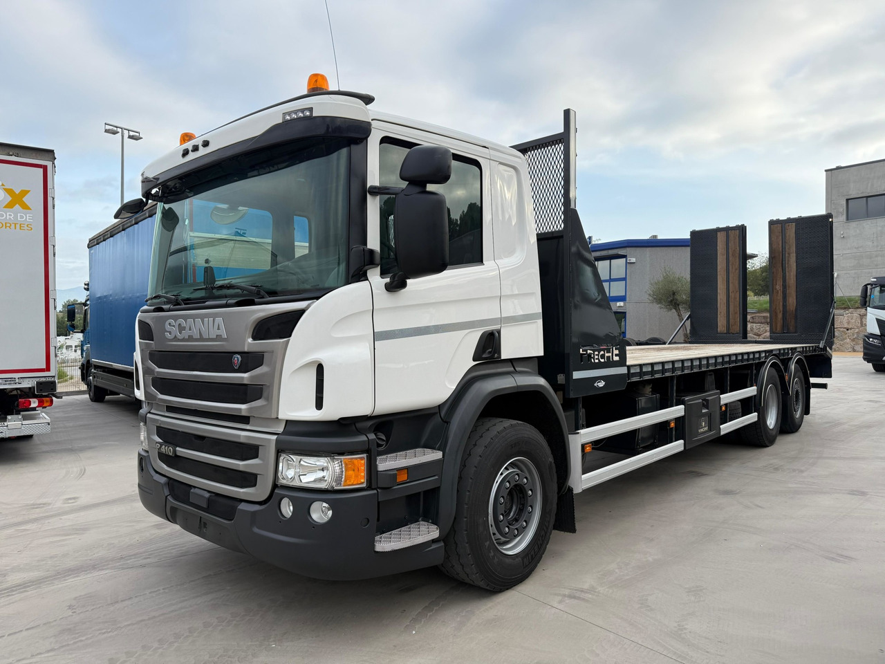 SCANIA P410 E6 (Platform) - Autotransporter truck: picture 1 SCANIA P410 E6 (Platform) - Autotransporter truck: picture 1