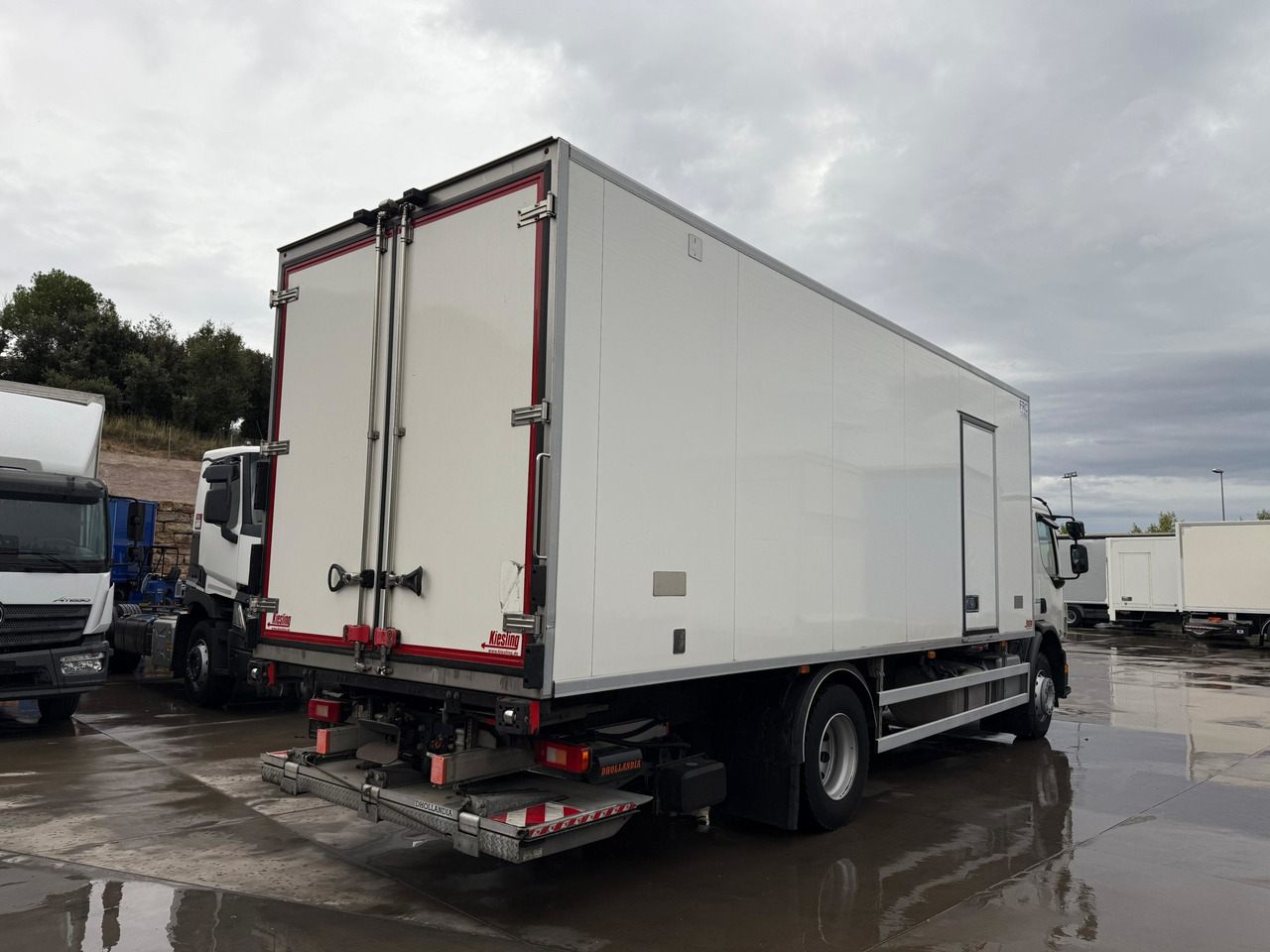 VOLVO FE320 E6 (Refrigerator) - Refrigerator truck: picture 4 VOLVO FE320 E6 (Refrigerator) - Refrigerator truck: picture 4