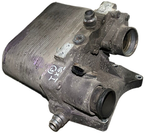 MAN TGX - Oil cooler: picture 3 MAN TGX - Oil cooler: picture 3