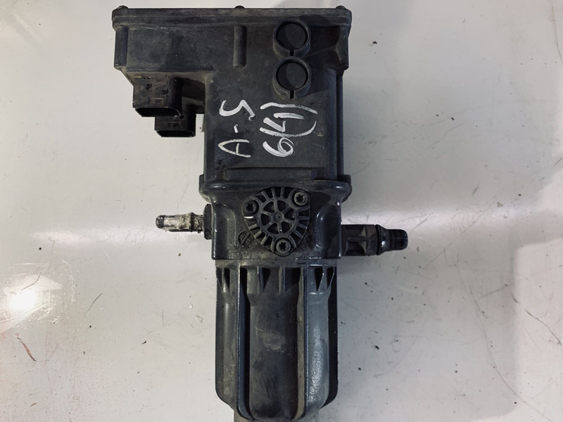 Mercedes-Benz ACTROS - Exhaust system: picture 1 Mercedes-Benz ACTROS - Exhaust system: picture 1