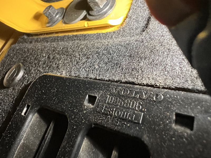 Volvo right side - Cab and interior: picture 4 Volvo right side - Cab and interior: picture 4