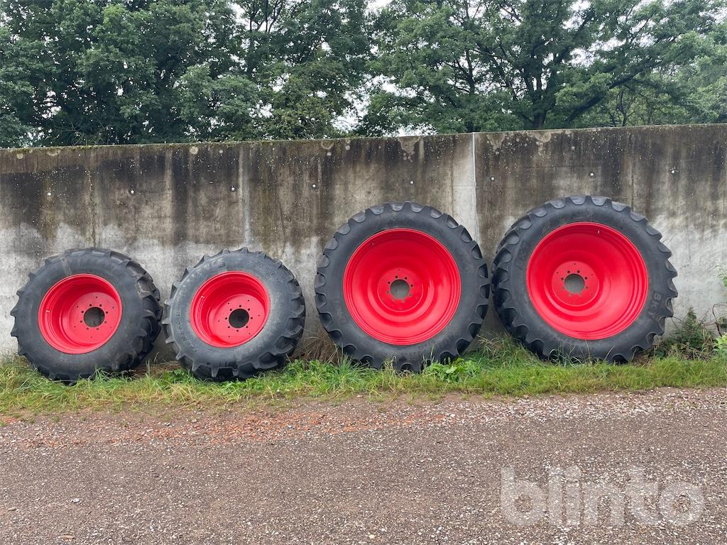 Alliance-(vorne) & BKT-(hinten) - Wheel and tire package for Agricultural machinery: picture 5 Alliance-(vorne) & BKT-(hinten) - Wheel and tire package for Agricultural machinery: picture 5