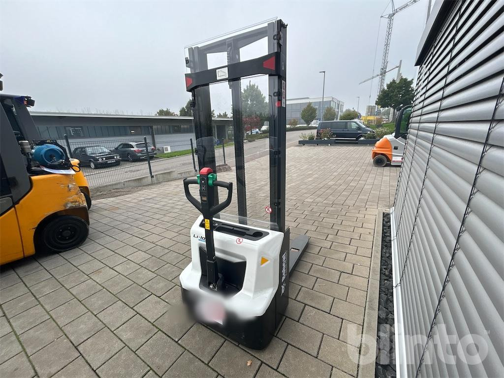 Bobcat - Stacker: picture 2 Bobcat - Stacker: picture 2