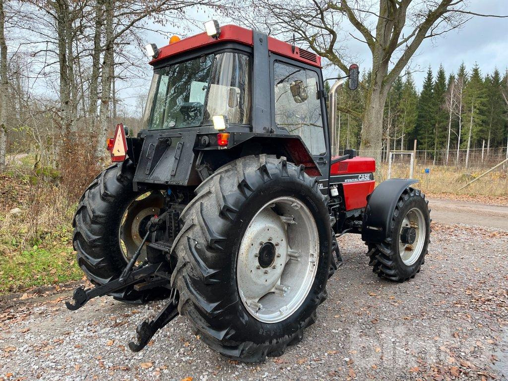 Case IH 1056 XL - Farm tractor: picture 5 Case IH 1056 XL - Farm tractor: picture 5