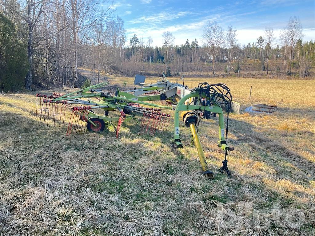 Claas Liner Twin 1550 - Tedder/ Rake: picture 1 Claas Liner Twin 1550 - Tedder/ Rake: picture 1