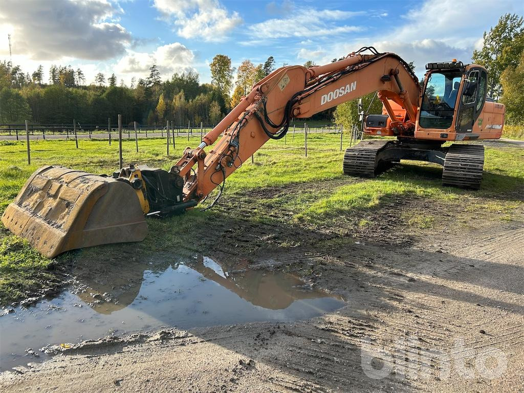 Doosan DX225LC (Låga timmar) - Crawler excavator: picture 1 Doosan DX225LC (Låga timmar) - Crawler excavator: picture 1