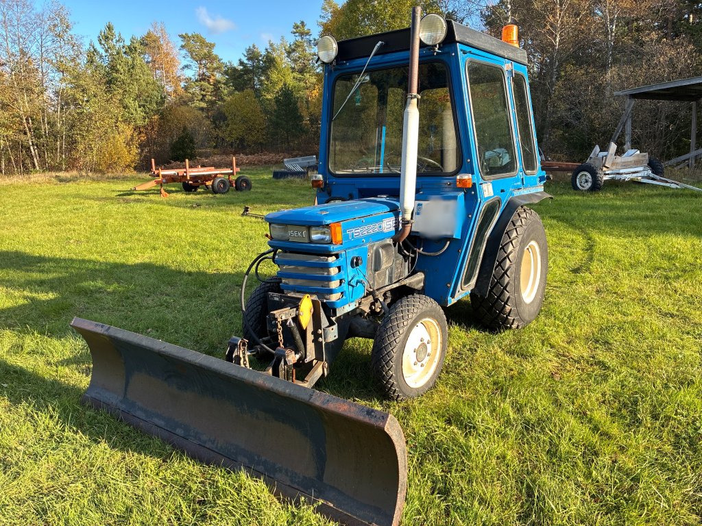 ISEKI 2220 - Farm tractor: picture 1 ISEKI 2220 - Farm tractor: picture 1