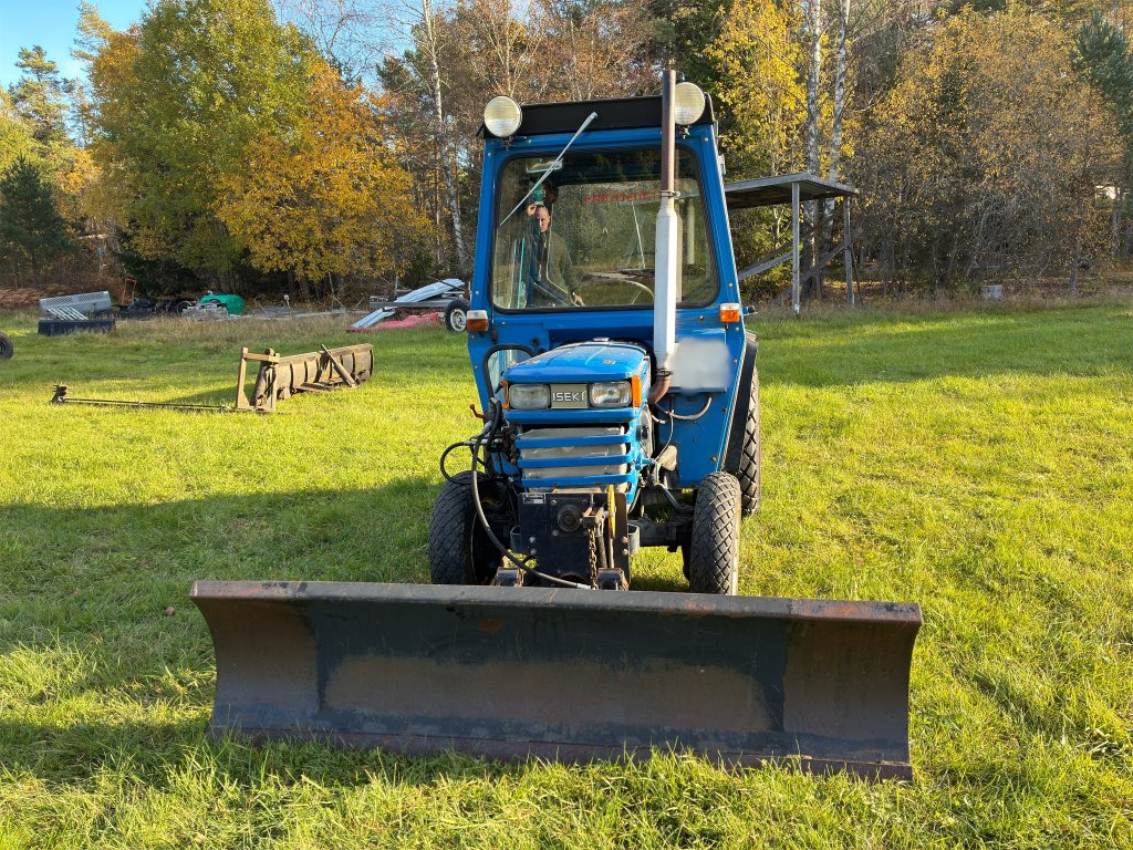 ISEKI 2220 - Farm tractor: picture 2 ISEKI 2220 - Farm tractor: picture 2