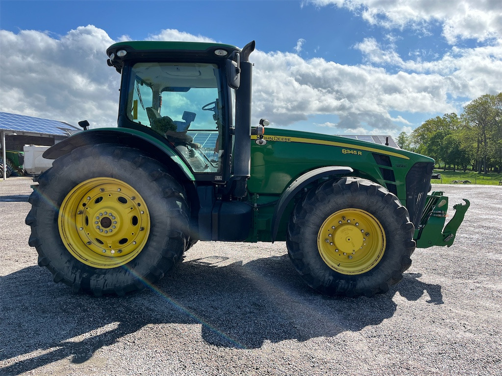 JOHN DEERE 8345 R - Farm tractor: picture 5 JOHN DEERE 8345 R - Farm tractor: picture 5