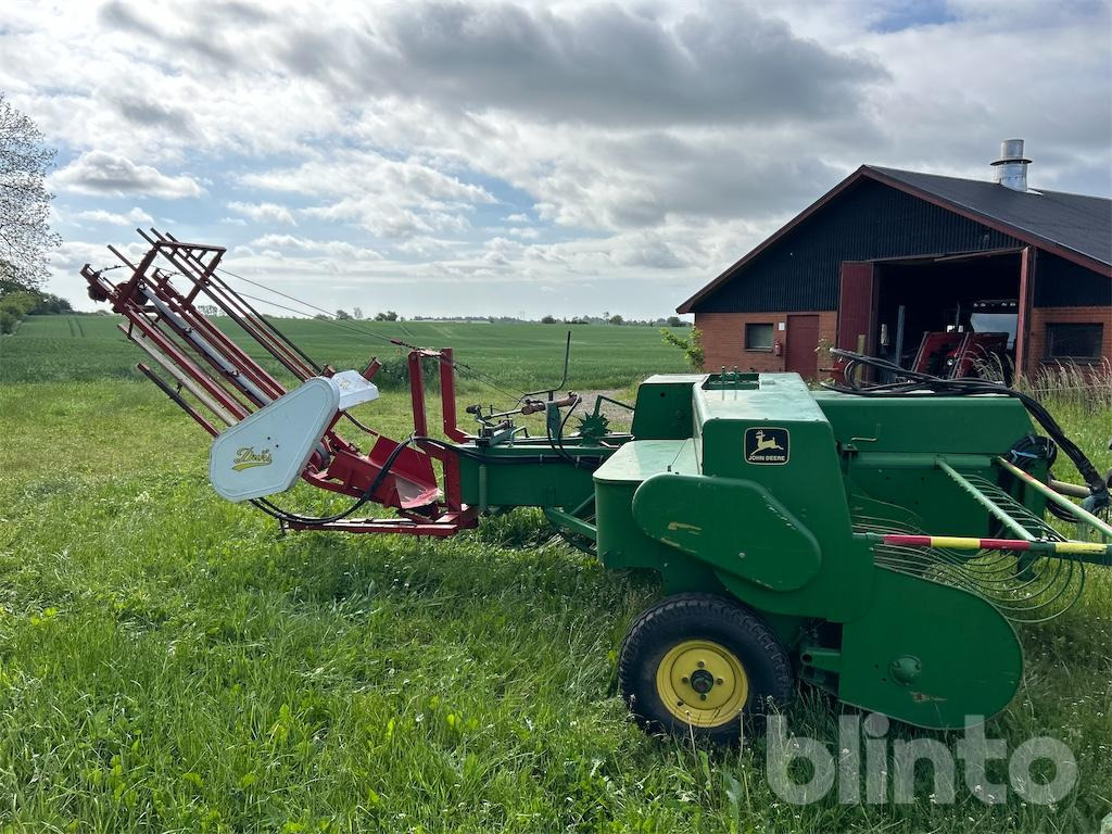 John Deere 332 - Round baler: picture 3 John Deere 332 - Round baler: picture 3