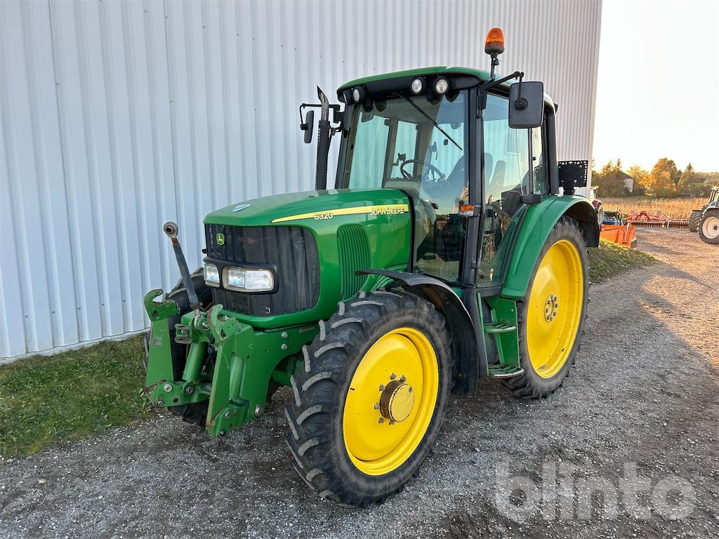 John Deere 6320 (2004) - Farm tractor: picture 1 John Deere 6320 (2004) - Farm tractor: picture 1